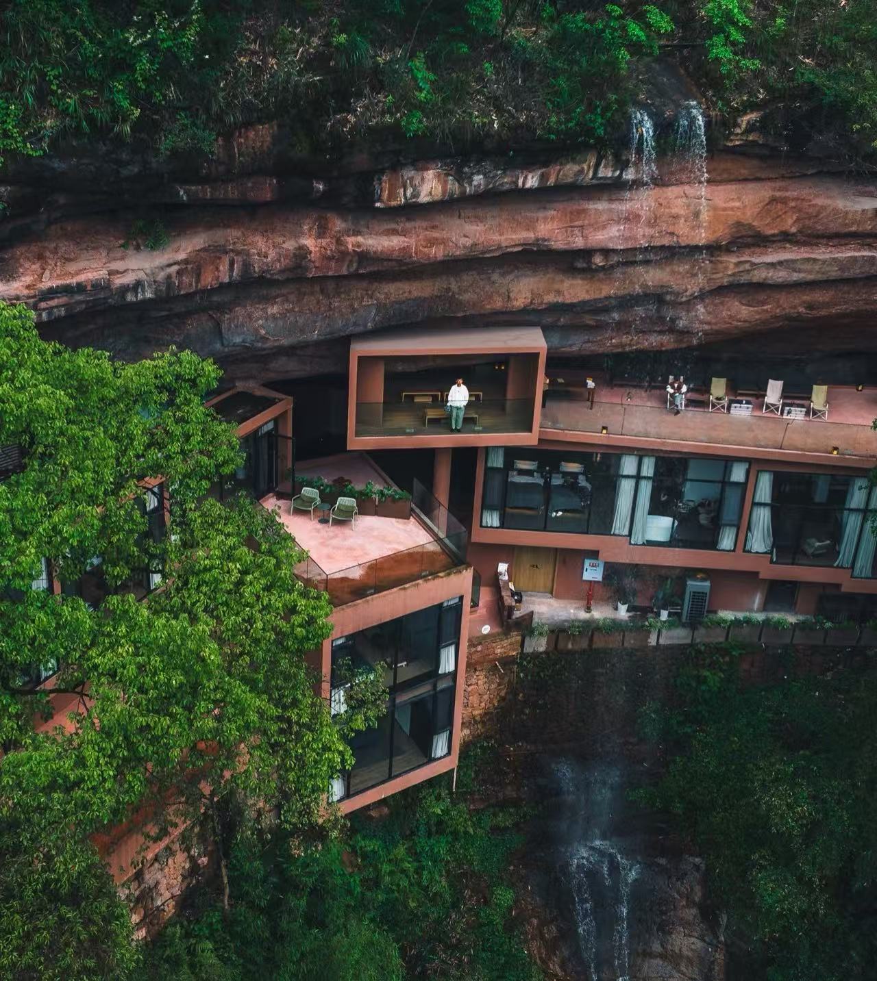 酒店.jpg 酒店.jpg